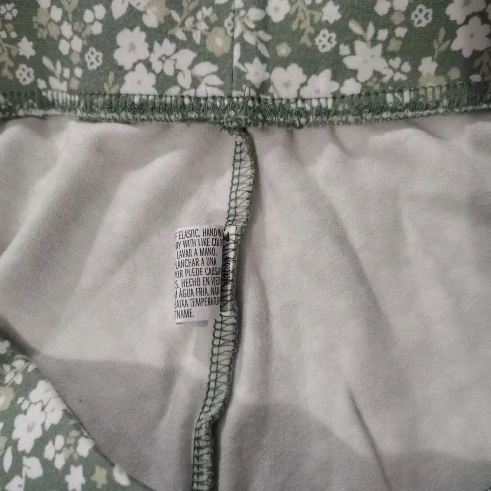Forever 21 Sage Green Floral Stretchy Mini Skirt Skater Ditsy Flower Size M